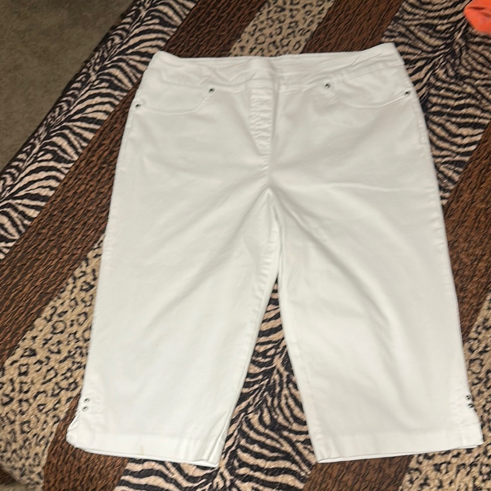 Allison Daley, size 14 Women's White Capri Pants